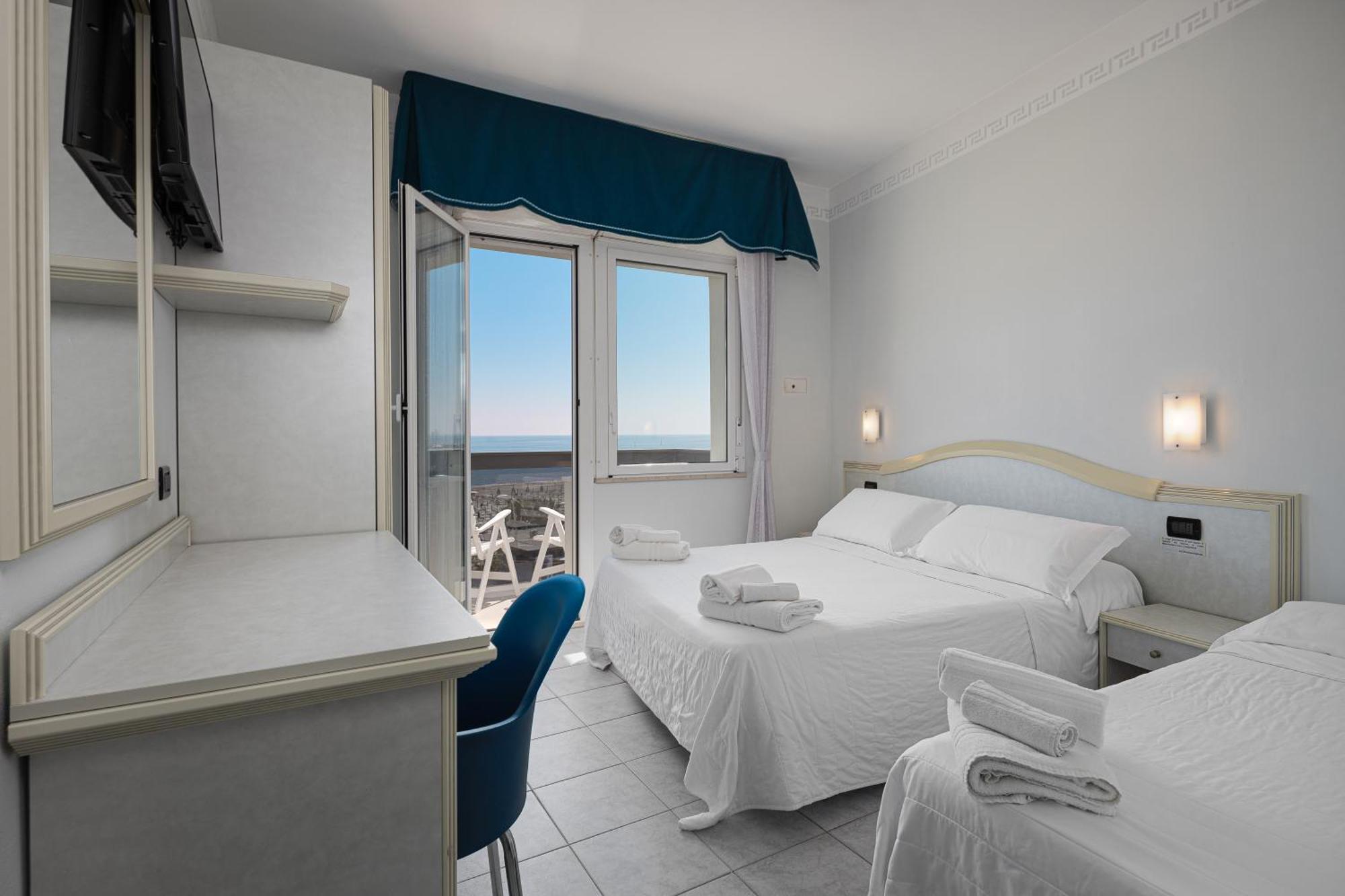 Hotel Oriente Milano Marittima Esterno foto