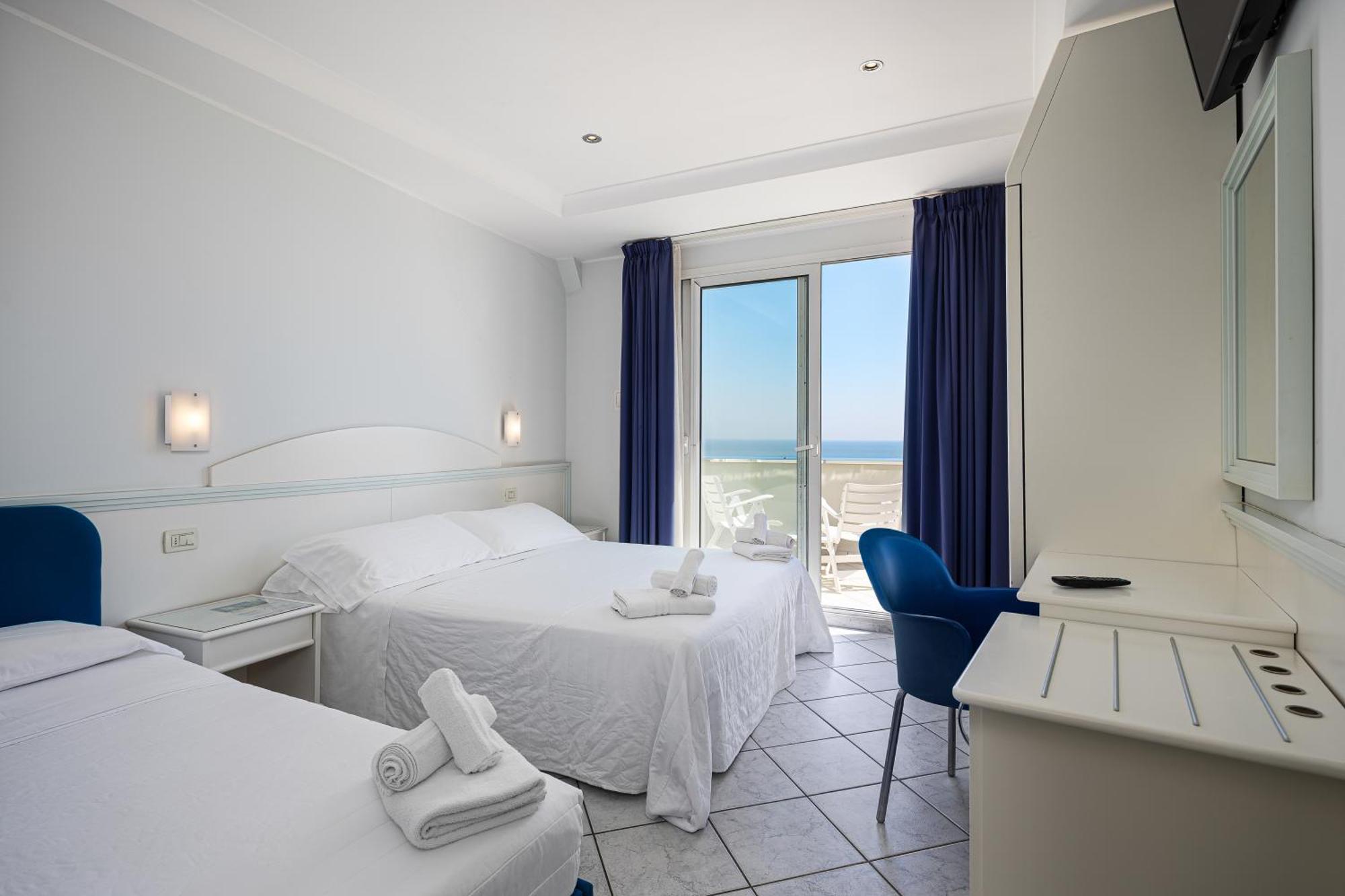 Hotel Oriente Milano Marittima Esterno foto