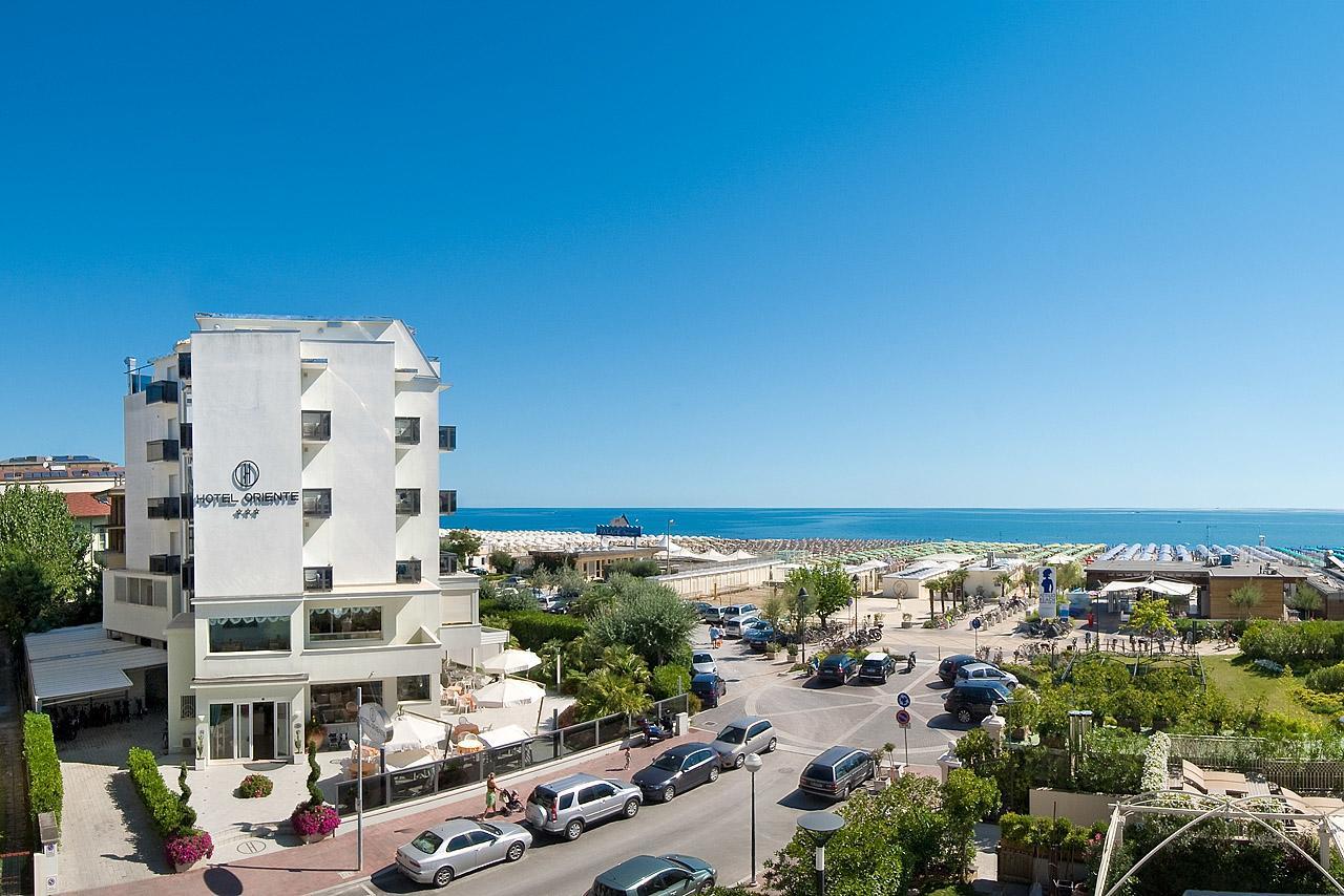 Hotel Oriente Milano Marittima Esterno foto