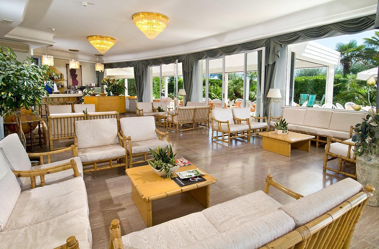 Hotel Oriente Milano Marittima Esterno foto