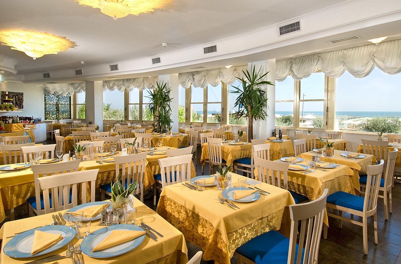 Hotel Oriente Milano Marittima Esterno foto