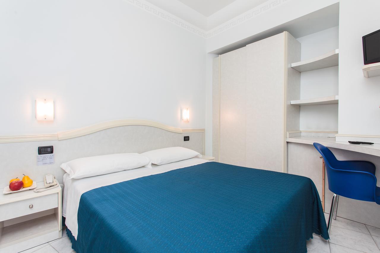 Hotel Oriente Milano Marittima Esterno foto