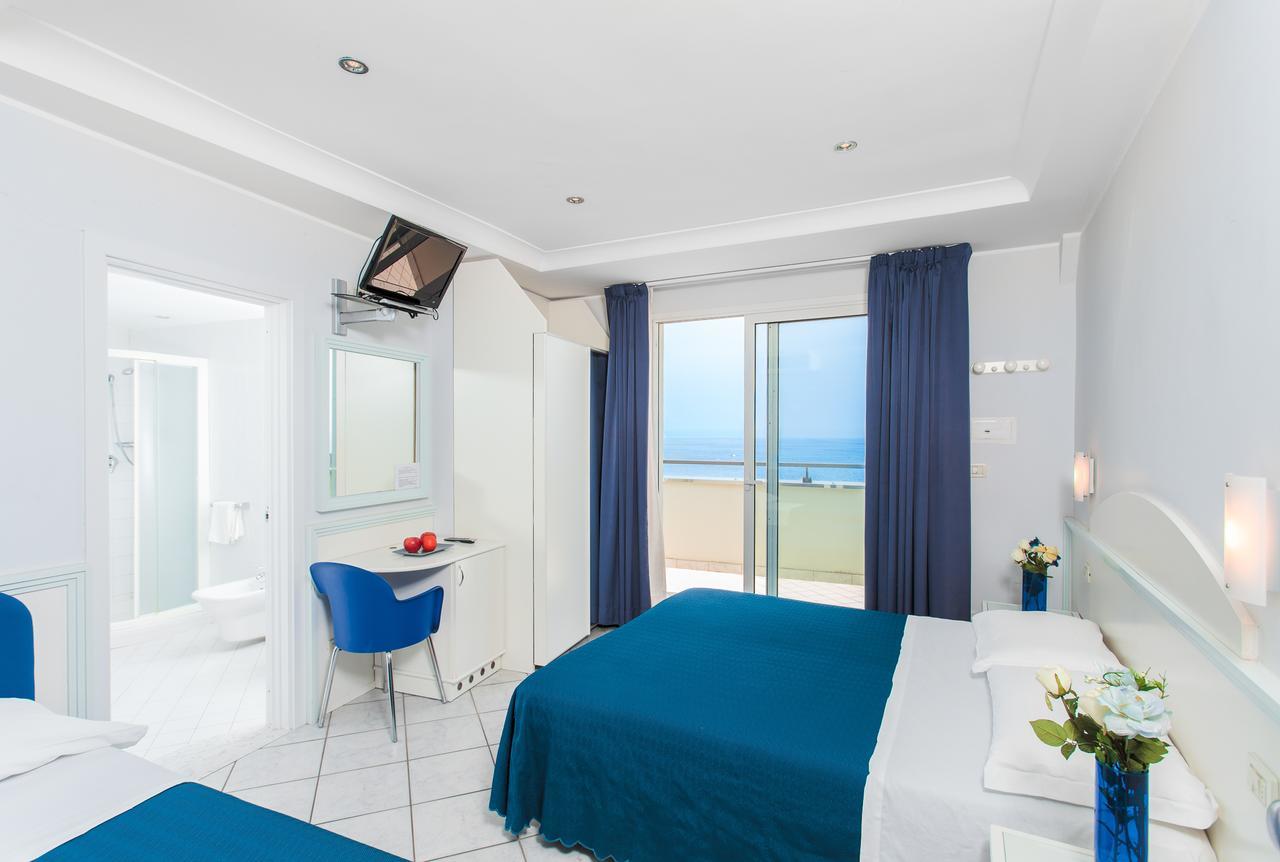 Hotel Oriente Milano Marittima Esterno foto