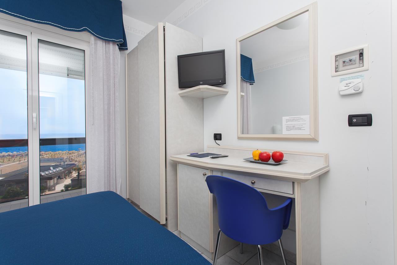 Hotel Oriente Milano Marittima Esterno foto