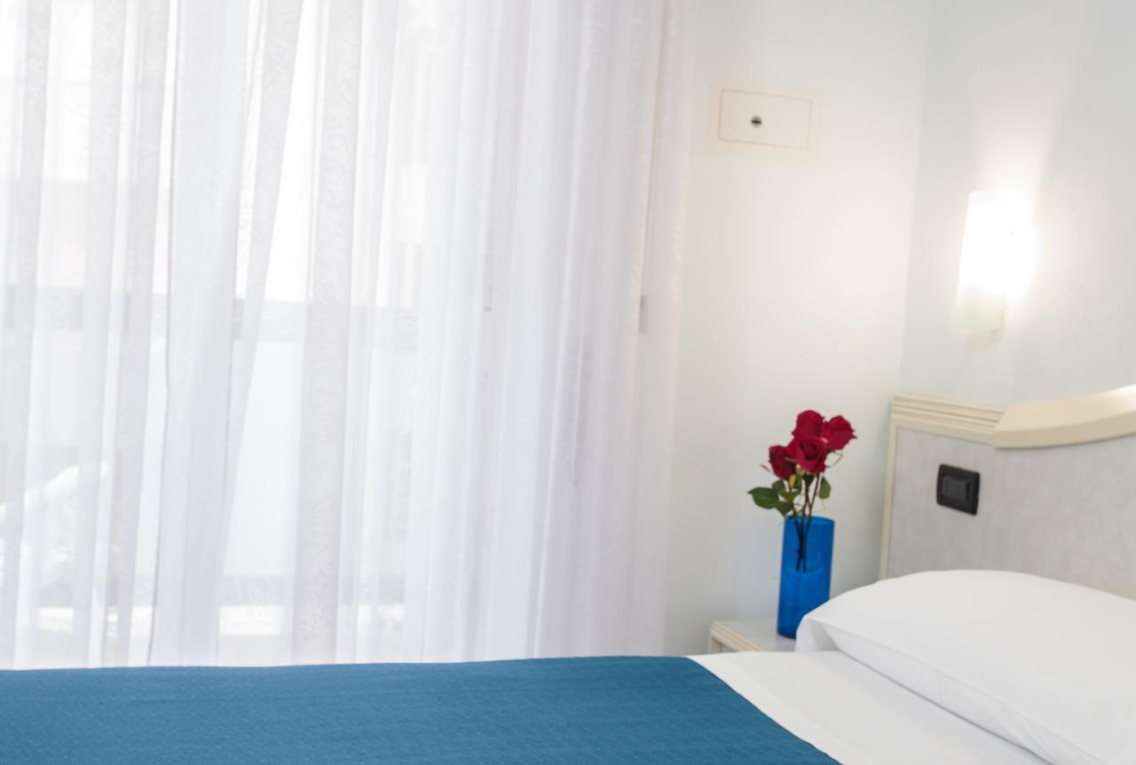 Hotel Oriente Milano Marittima Esterno foto