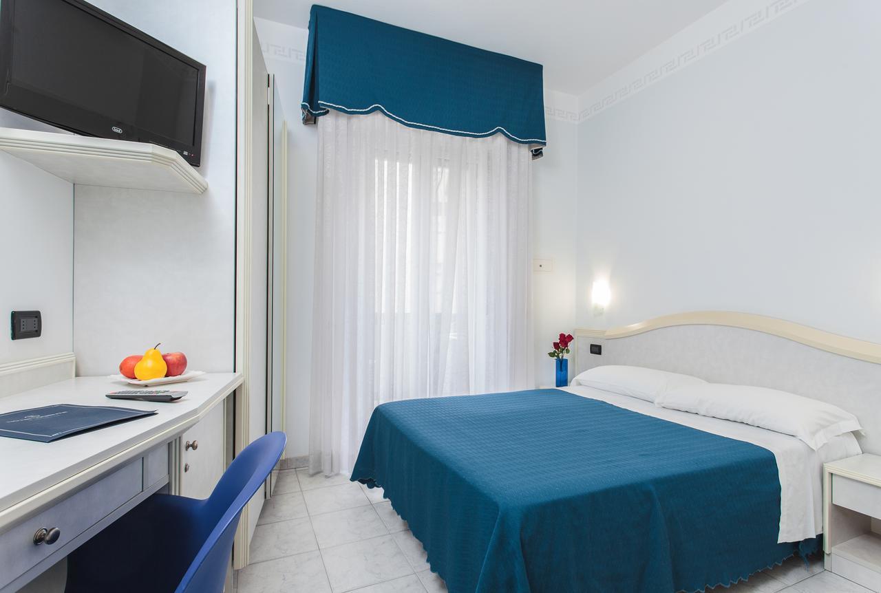 Hotel Oriente Milano Marittima Esterno foto